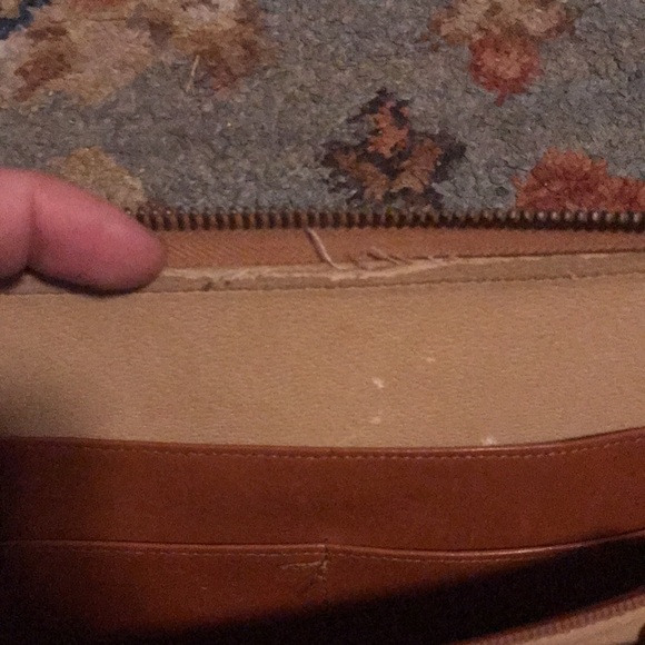 Vintage Dooney & Bourke Wallet - Picture 9 of 16